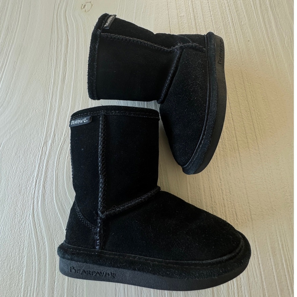 Bearpaw Kids Emma Short Black Suede Winter Boots Size 8 Toddler